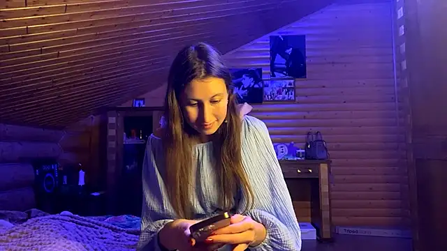 Snapshot of Shyselly chatting on September 12, 4:18 pm Shyselly online show from September 12, 4:18 pm