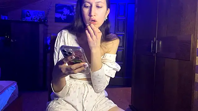 Snapshot of Shyselly chatting on December 5, 5:11 pm Shyselly online show from December 5, 5:11 pm