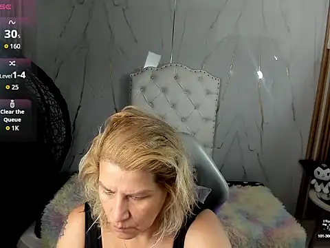 Snapshot of Juanitarubia chatting on September 13, 5:13 pm Juanitarubia online show from September 13, 5:13 pm