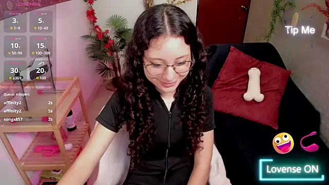 Krysten Riter online show from June 2, 2:50 pm