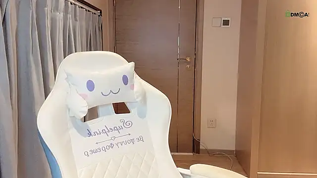 Makinghappymyself  online show from October 31, 1:30 pm