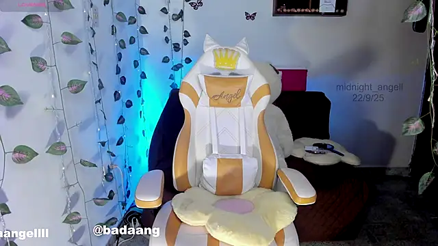 Snapshot of midnight_angell chatting on September 23, 1:23 am midnight angell online show from September 23, 1:23 am