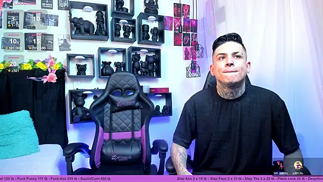 Snapshot of Sarahandzack chatting on October 21, 5:56 pm Sarahandzack online show from October 21, 5:56 pm