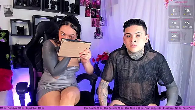 Snapshot of Sarahandzack chatting on November 1, 6:02 pm Sarahandzack online show from November 1, 6:02 pm