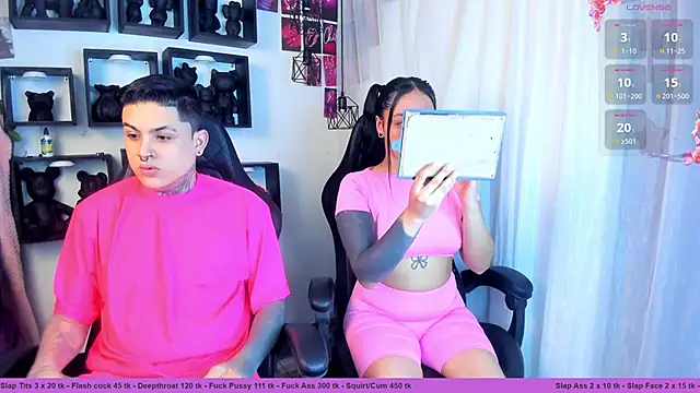 Snapshot of Sarahandzack chatting on November 10, 5:40 pm Sarahandzack online show from November 10, 5:40 pm