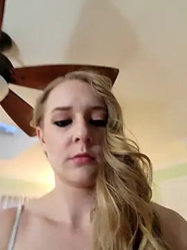 Snapshot of _Karizma_ chatting on December 3, 12:04 pm Karizma online show from December 3, 12:04 pm