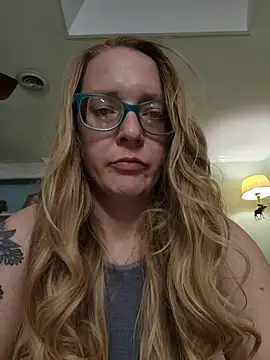 Snapshot of _Karizma_ chatting on October 28, 11:20 am Karizma online show from October 28, 11:20 am