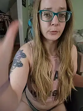 Snapshot of _Karizma_ chatting on October 27, 10:27 am Karizma online show from October 27, 10:27 am