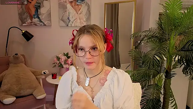 Ginger Emma online show from September 24, 2:01 pm