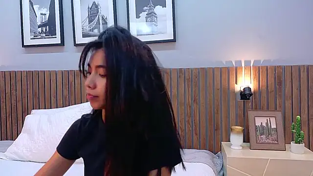 luna roja25 online show from February 24, 1:01 pm