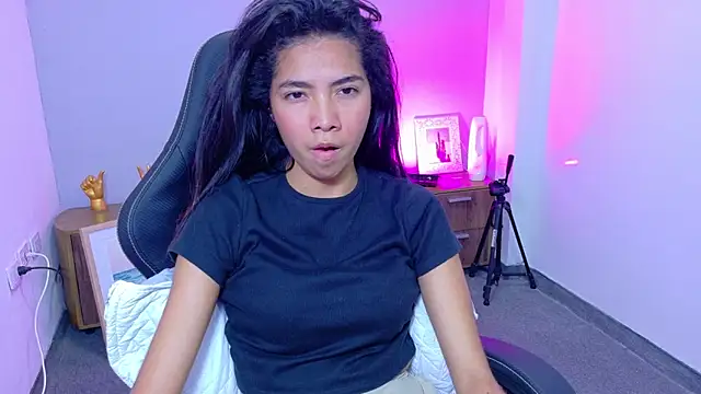 luna roja25 online show from February 11, 1:44 pm