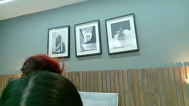 luna roja25 online show from November 20, 1:45 pm