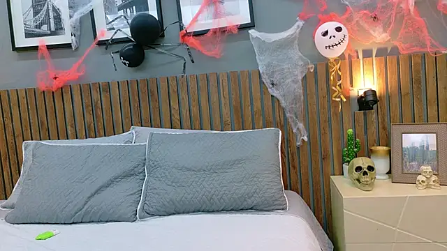 luna roja25 online show from October 28, 2:27 pm