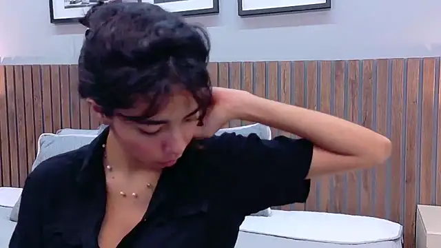 luna roja25 online show from March 3, 12:45 pm