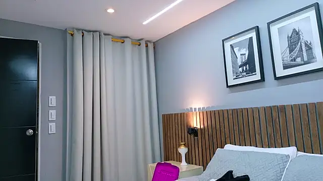 luna roja25 online show from February 4, 4:02 pm