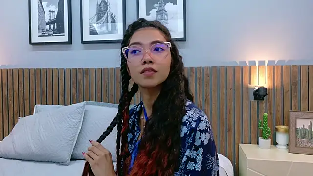 luna roja25 online show from November 25, 1:33 pm