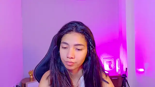 luna roja25 online show from February 20, 1:13 pm