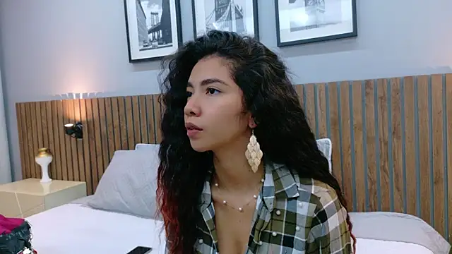 luna roja25 online show from November 28, 1:22 pm