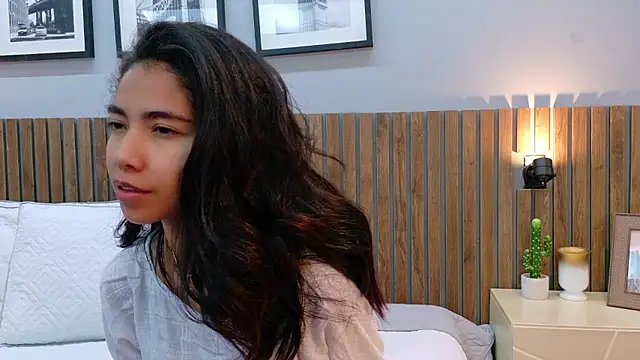 luna roja25 online show from January 19, 1:26 pm