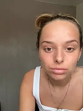 KayleeBella online show from April 12, 1:58 pm