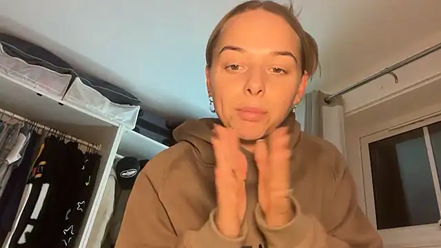 KayleeBella online show from November 21, 5:12 pm