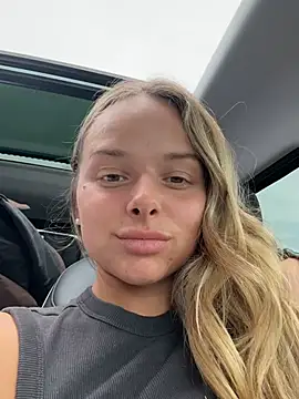 KayleeBella online show from May 1, 12:43 pm