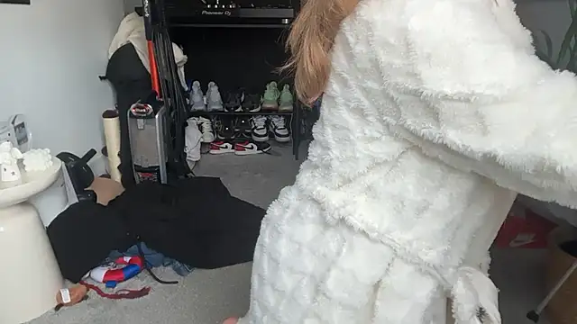 KayleeBella online show from March 15, 9:05 am