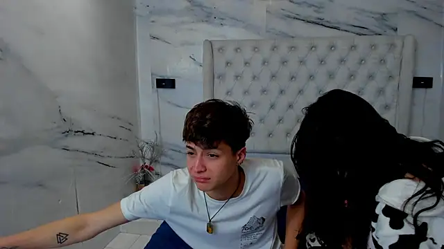 Snapshot of Ari_and_Storm chatting on January 9, 2:13 pm Ari and Storm online show from January 9, 2:13 pm