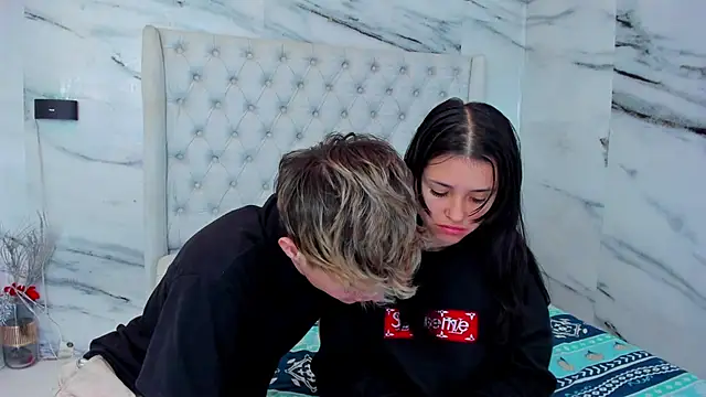 Ari and Storm online show from November 19, 2:28 pm