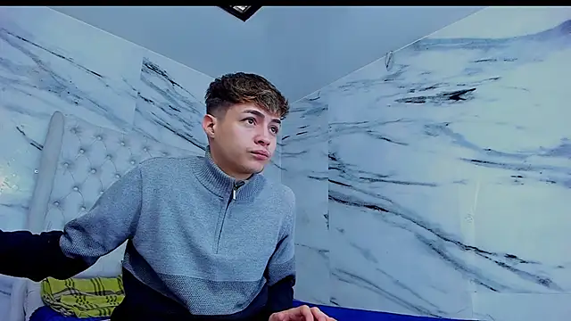 Ari and Storm online show from December 2, 2:08 pm