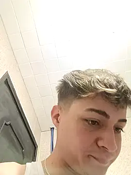 Ari and Storm online show from November 30, 2:40 pm