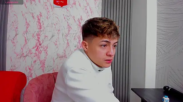 Ari and Storm online show from November 26, 1:44 pm