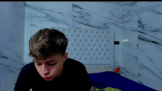 Ari and Storm online show from December 1, 1:34 pm