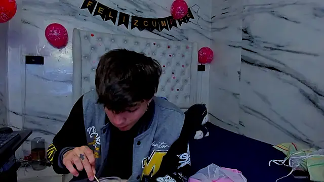 Ari and Storm online show from March 4, 2:14 pm