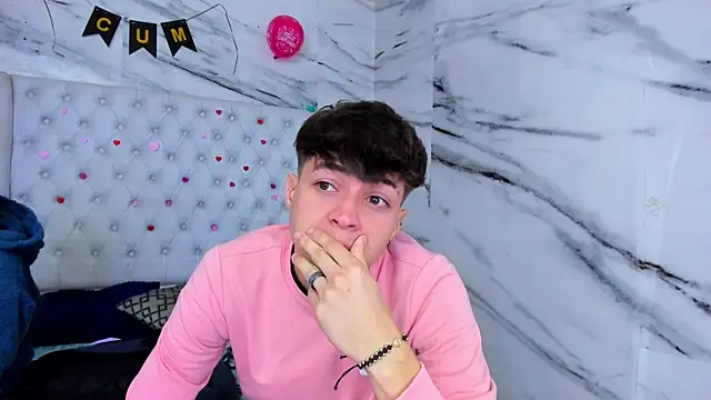 Ari and Storm online show from April 14, 2:11 pm