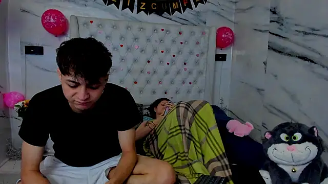 Snapshot of Ari_and_Storm chatting on February 22, 2:08 pm Ari and Storm online show from February 22, 2:08 pm