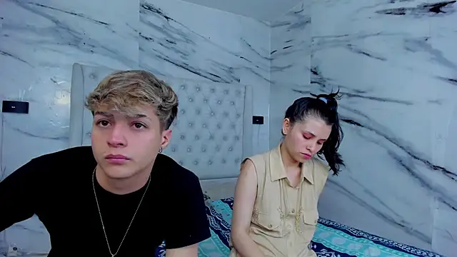 Snapshot of Ari_and_Storm chatting on October 9, 12:11 am Ari and Storm online show from October 9, 12:11 am