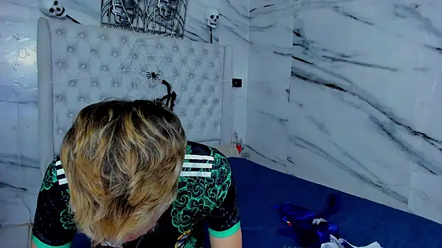 Ari and Storm online show from November 7, 12:15 am