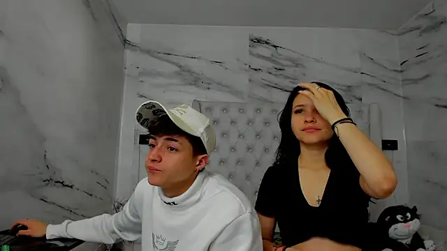 Snapshot of Ari_and_Storm chatting on January 8, 2:23 pm Ari and Storm online show from January 8, 2:23 pm