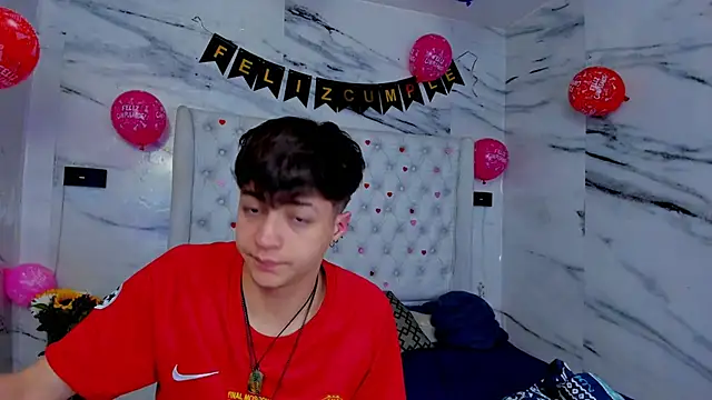 Snapshot of Ari_and_Storm chatting on February 19, 2:47 pm Ari and Storm online show from February 19, 2:47 pm