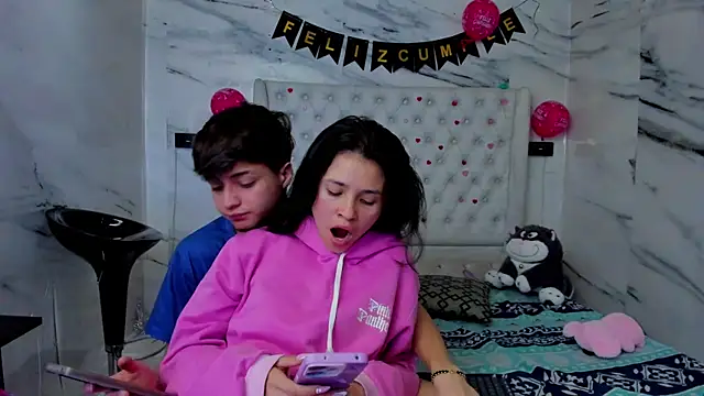 Ari and Storm online show from April 4, 1:50 pm