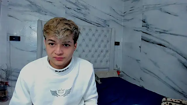 Snapshot of Ari_and_Storm chatting on September 16, 1:23 pm Ari and Storm online show from September 16, 1:23 pm