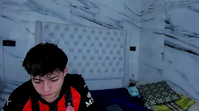 Snapshot of Ari_and_Storm chatting on January 31, 11:36 pm Ari and Storm online show from January 31, 11:36 pm