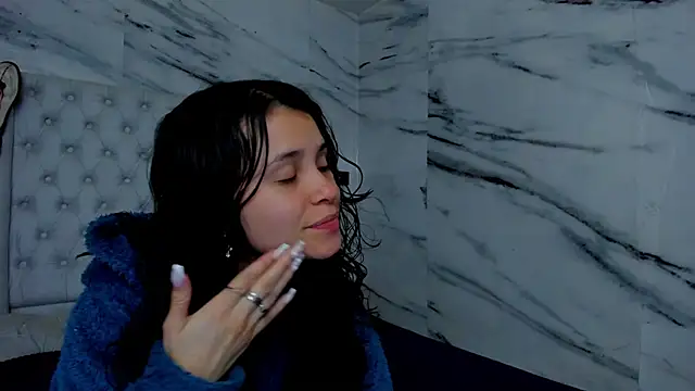 Snapshot of Ari_and_Storm chatting on February 6, 12:39 am Ari and Storm online show from February 6, 12:39 am