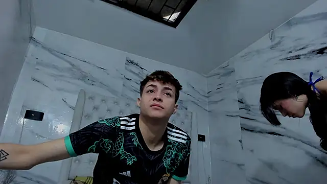 Ari and Storm online show from December 5, 1:43 pm