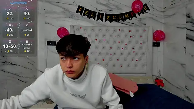 Ari and Storm online show from March 21, 1:37 pm