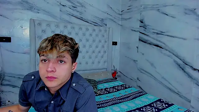 Ari and Storm online show from November 12, 1:15 pm