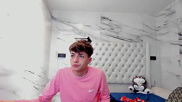 Snapshot of Ari_and_Storm chatting on January 17, 3:48 pm Ari and Storm online show from January 17, 3:48 pm