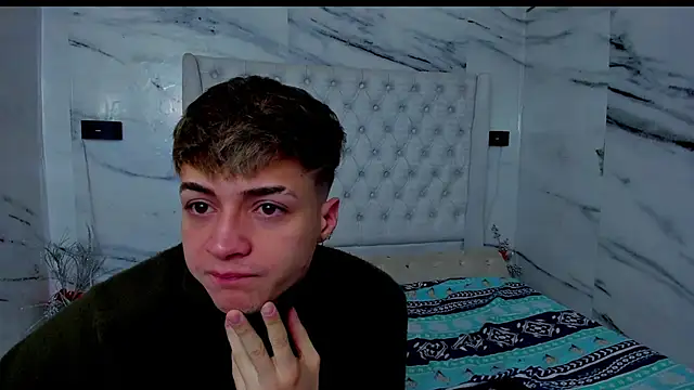 Ari and Storm online show from November 23, 1:10 pm