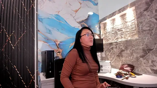 Scarlett 14  online show from January 7, 3:33 am